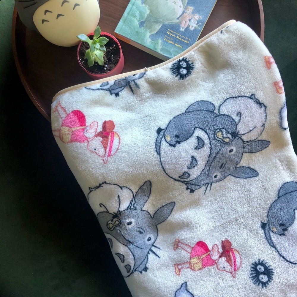 My Neighbour Totoro Throw Blanket
